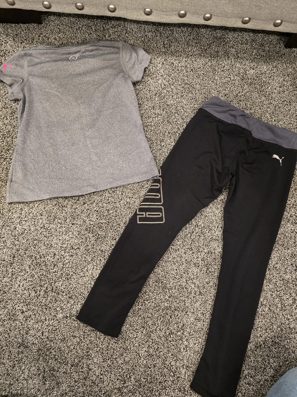 Puma Girls Athletic Tee & Leggings Set - Gray with Hot Pink Logo - Picture 2 of 3